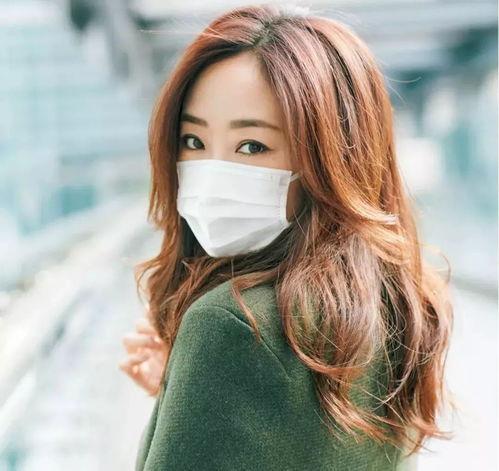 戴口罩爆料女的视频大全,揭秘戴口罩爆料女视频背后的故事